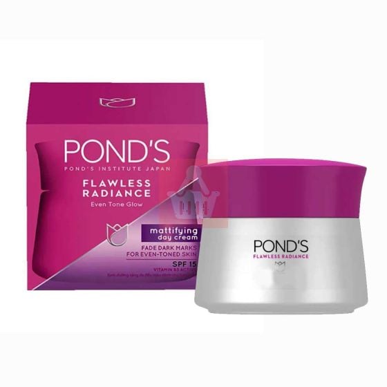 Pond's Flawless Radiance Mattifying Day Cream SPF15 - 50g